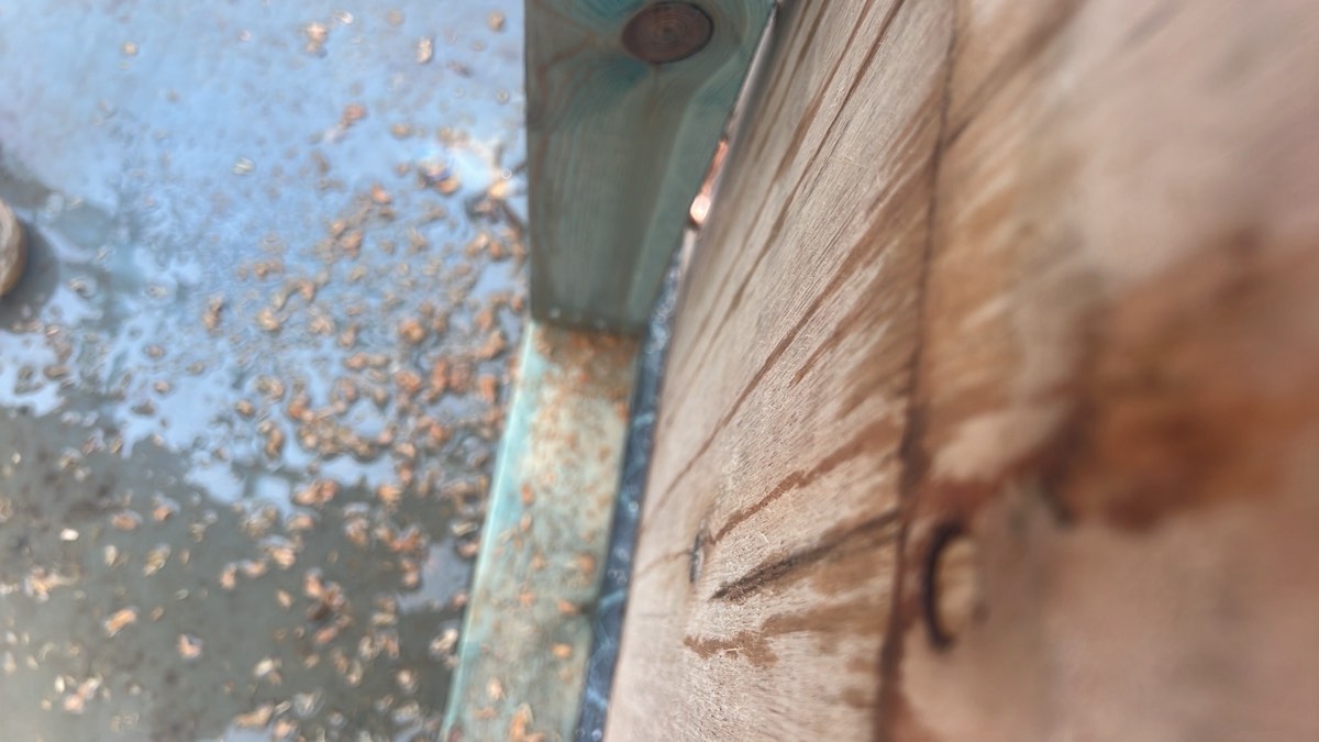 Fixing missed on plywood bracing, Austral